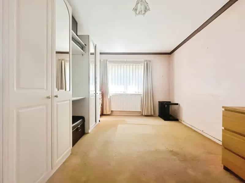 2 Bedroom Semi Detached Bungalow Near Schools and Transport