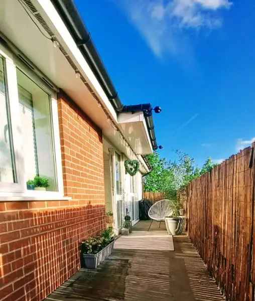 Bungalow For Rent in Metropolitan Borough of Solihull, England