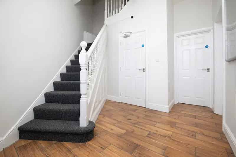 4 Bedroom End of Terrace House to Rent