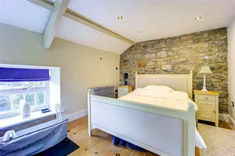 4 Bed Farmhouse with Cottages and Barns on 5.96 Acres