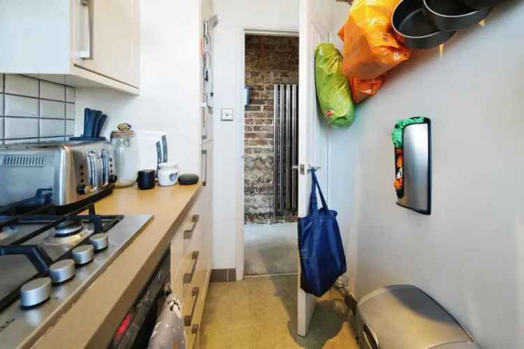 Bright Top Floor Apartment with Stunning Rooftop Views in Brighton and Hove