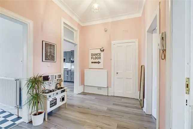 1 Bedroom Flat for Sale in Kennyhill Square Glasgow
