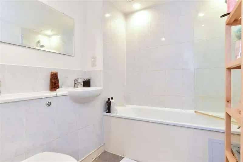 2 Bed Flat for Sale in Brighton - Modern Eco-Friendly Apartment