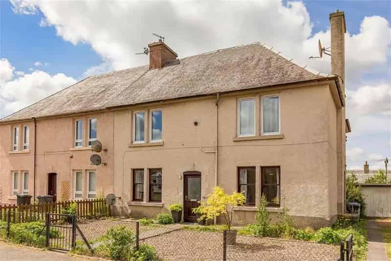 2 Bed Flat Lower Villa Penicuik Near Edinburgh