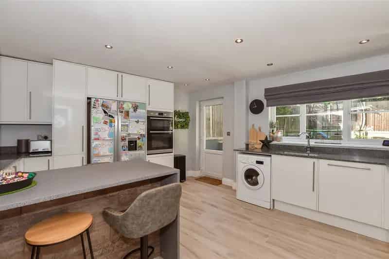 4 Bedroom Detached House for Sale in Allington