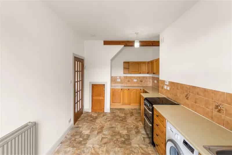 2 Bed Flat Double Upper with 1 Reception Room
