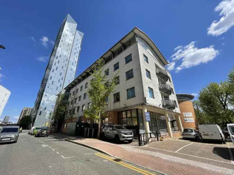 Modern Office Space Near Canary Wharf