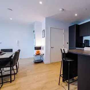 Luxury 3-Bedroom Manchester City Centre Apartment