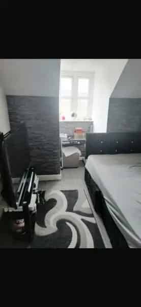 4 Bed 3 Storey House with Garden and Driveway