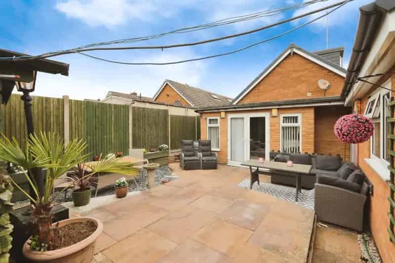 Five Bedroom Dormer Bungalow with Annex New Tupton