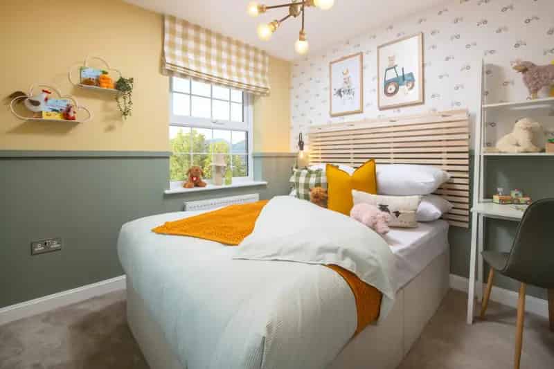 4 Bed Detached House for Sale Garage Parking Ensuite