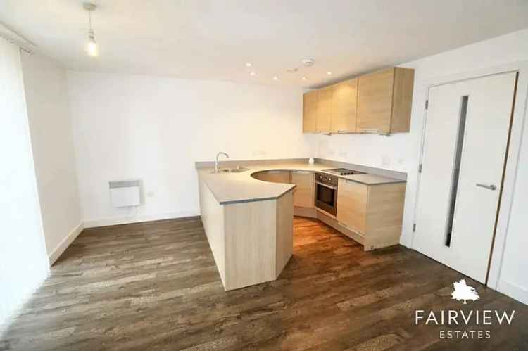 2 Bedroom Apartment Near Amenities and Transport