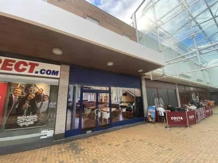 Retail Space for Lease: High Footfall, Prime Location