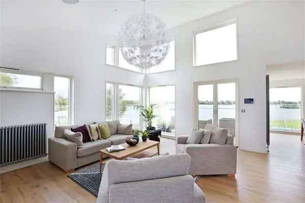 Lakeside Holiday Homes Cotswold Water Park