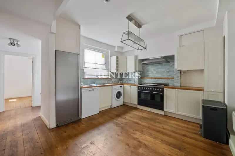 2 Bedroom Flat for Sale near Maida Vale