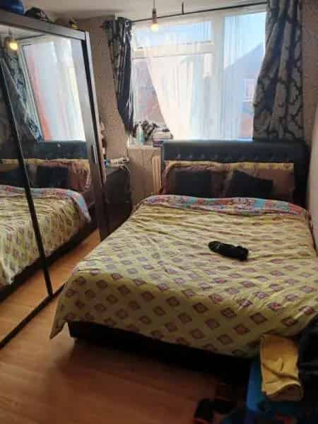 Spacious 2-Bedroom Flat near Kennington Station