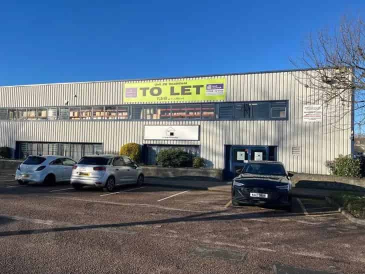 11849 sq ft Industrial Unit To Let - Stacey Bushes Milton Keynes