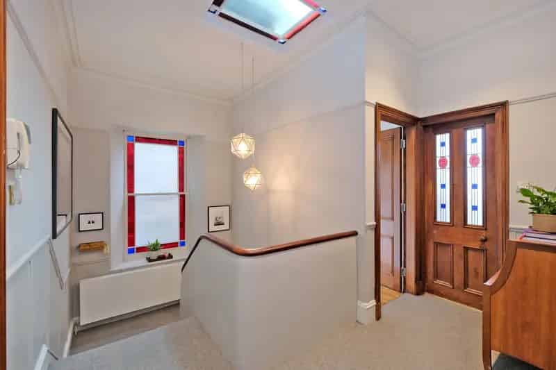 3 Bedroom Granite Flat with Sitooterie and Garages