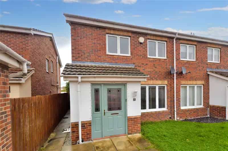 House For Sale , 7, Forrester Court, Leeds, England