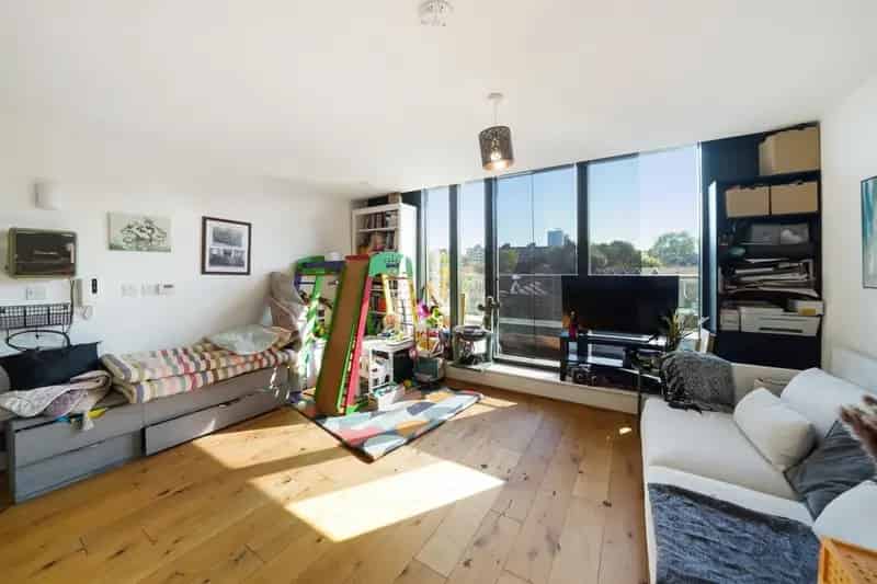 One Bedroom Apartment near Woolwich Station - Close to Transport Links