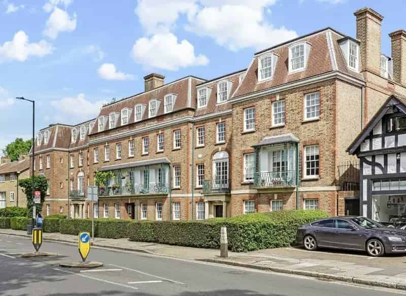 3 Bedroom Apartment Fortis Green Available September 2025