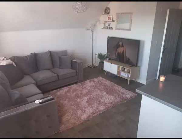 Flat For Rent in Dover, England