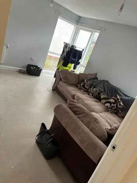 1 Bed Ground Floor Flat Near Amenities Pets Allowed