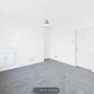 2 Bedroom House Manchester 51m² Newly Refurbished