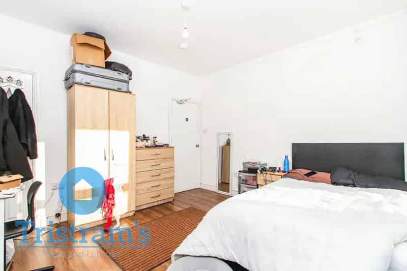 4 Bedroom Student House to Rent in Nottingham