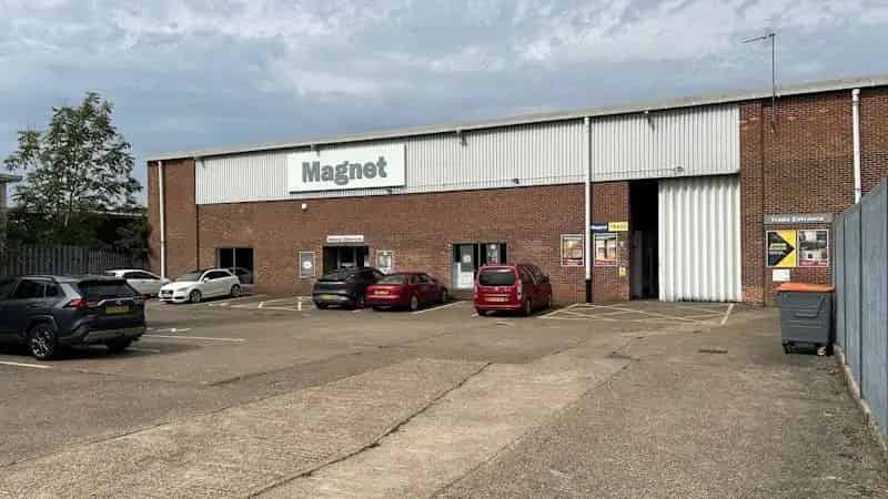 Industrial Warehouse Unit For Sale or Lease Near Winnersh Train Station