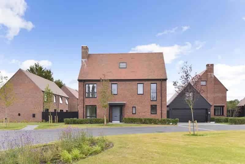 5 Bedroom Detached House For Sale Horsham Road