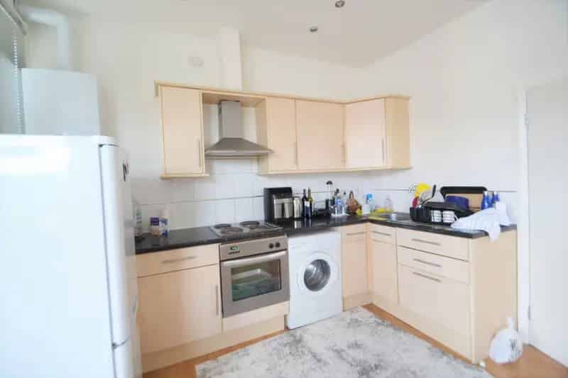 1 Bedroom Flat to Rent Near Tube Station