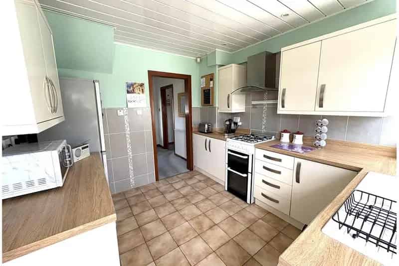 2 Bed Terraced House with 2 Reception Rooms and Private Gardens