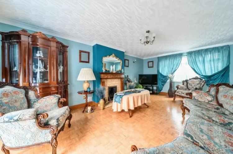 4 Bedroom Detached House for Sale in Brickhill