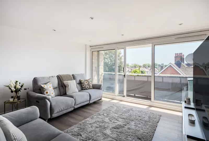 2 Bedroom Flat for Sale in Cheam Sutton