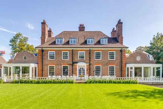 Detached house to rent in The Bishops Avenue, Hampstead Garden Suburb, London N2