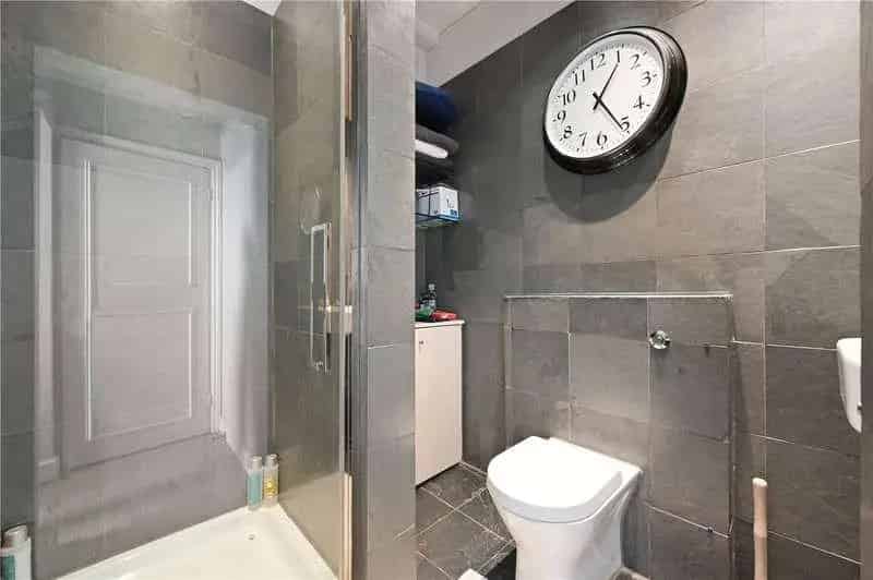 2 Bed Flat for Sale - Contemporary Style Apartment