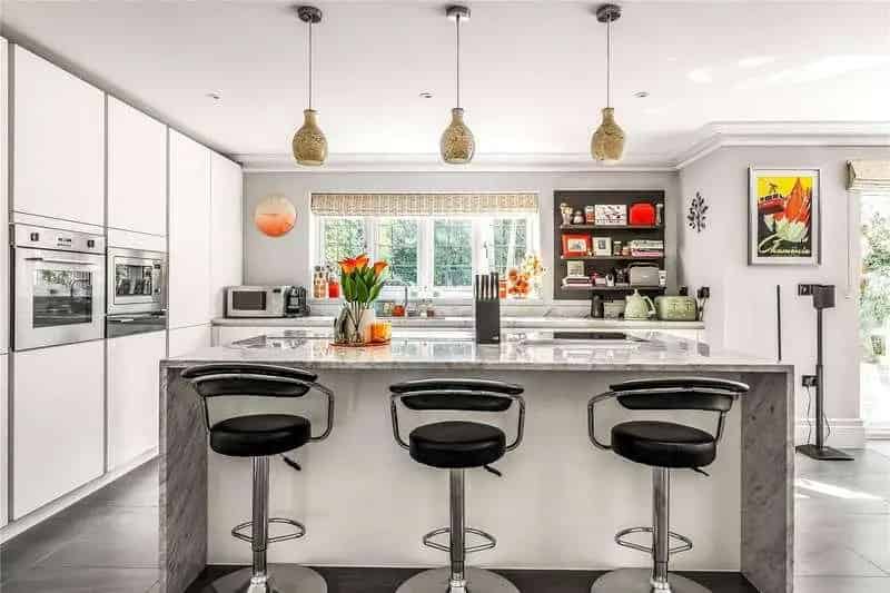 6 Bed Detached House For Sale Near Woking Station
