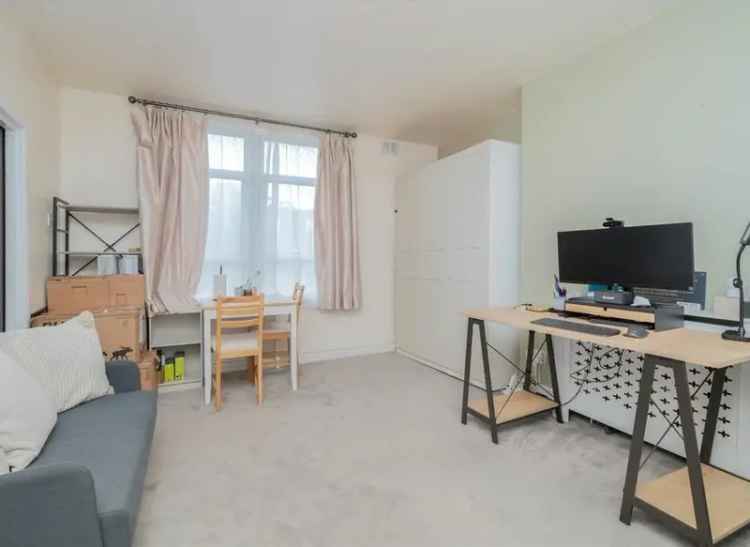 Studio Apartment near Earls Court Station