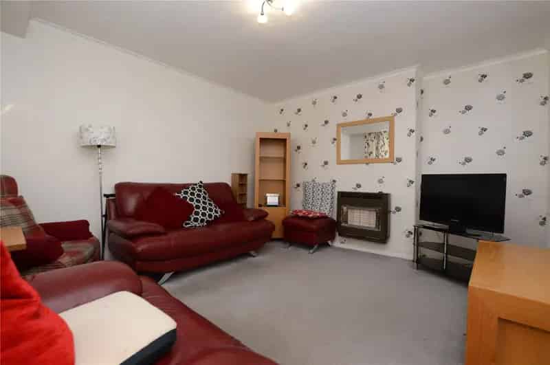Charming 2-Bed Semi-Detached House in Rothwell