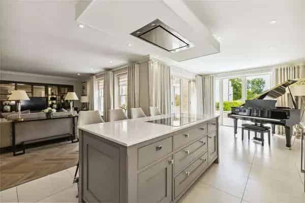 Ground Floor Apartment with Westerly Views and Two Double Bedrooms