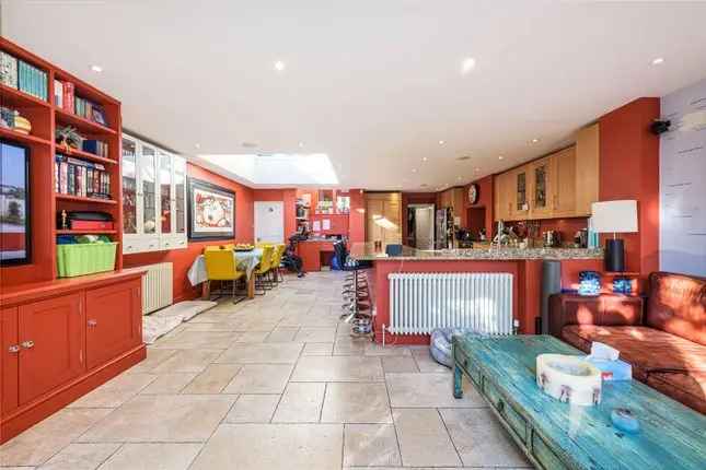 Semi Detached House for Sale in Sugden Road London SW11