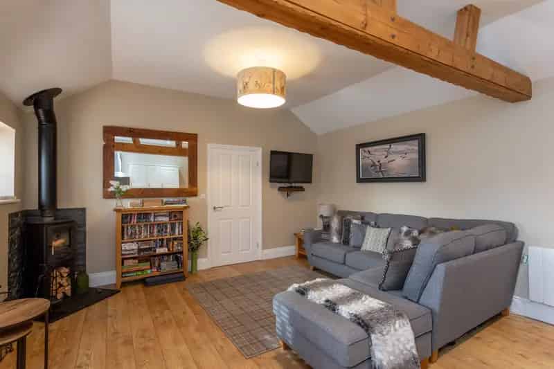 6 Bedroom Family Home with Holiday Cottages