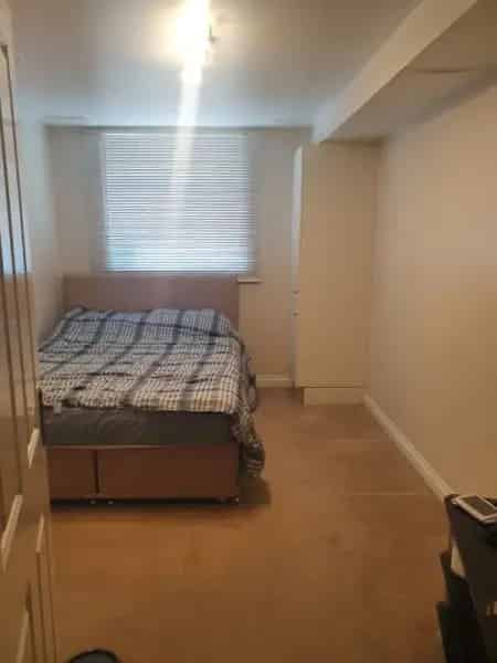 Beautiful 2-Bedroom Apartment Freshly Furnished