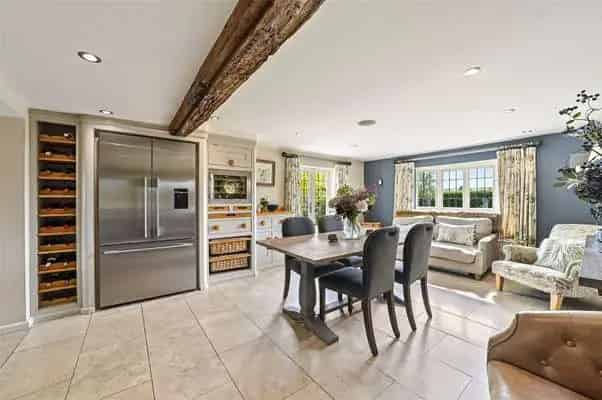Grade II Listed Family Home with Pool and Tennis Court