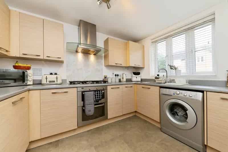 3-Bed Family Home with Garage and Garden Near Biggleswade Station