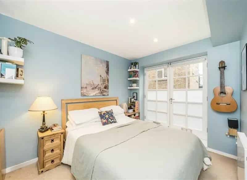 Two Double Bedroom Split Level Home near Kennington Tube