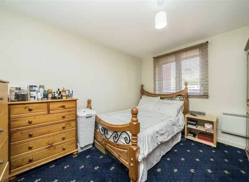 2-Bed Apartment Near Kennington Tube