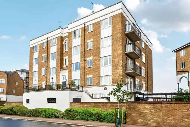 Flat For Sale , London, England