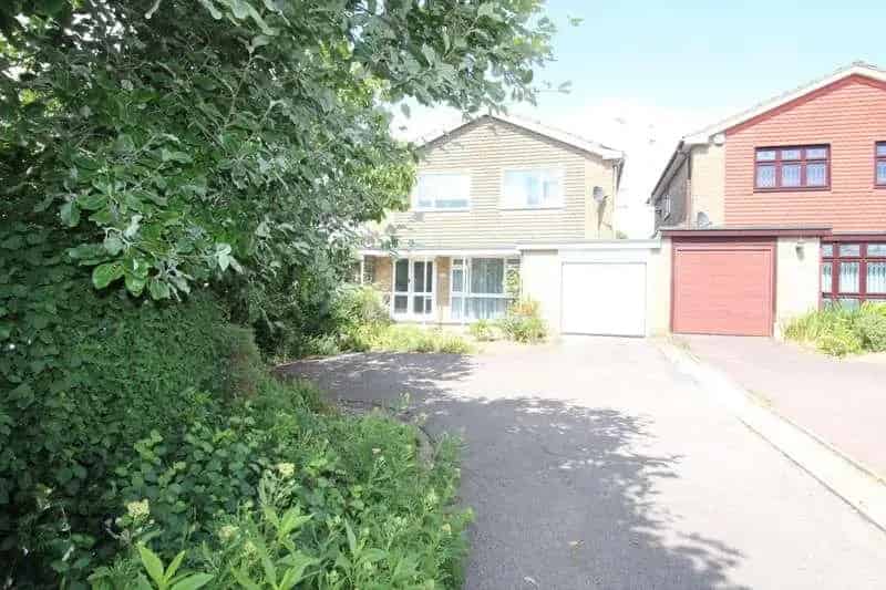 4 Bed Detached House for Sale Near Rayleigh Station